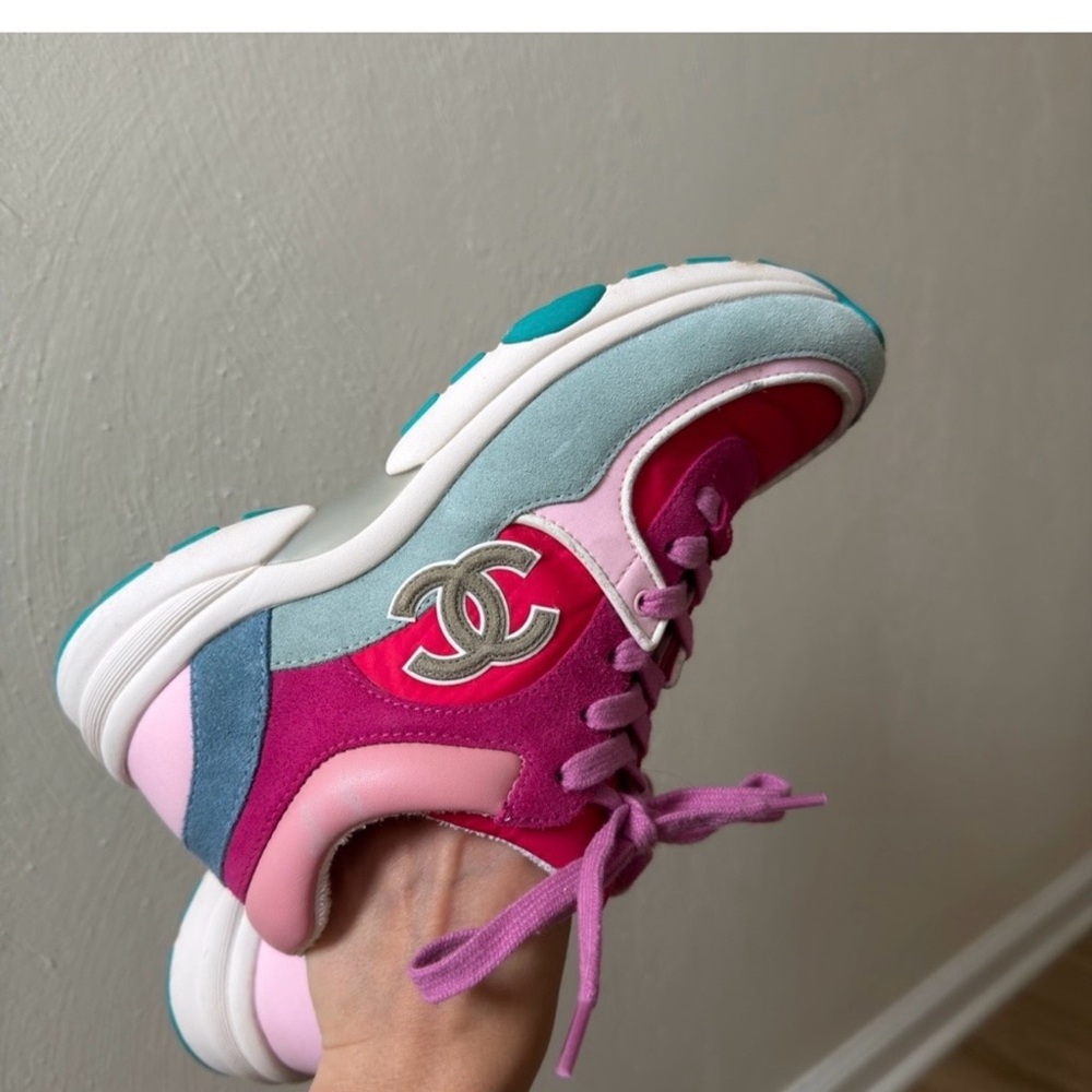 100% Auth. CHANEL Vibrant Pink and Gray Sneakers size 39 - Picture 3 of 12